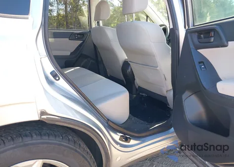 2014 Subaru Forester 2.5I Premium z USA, uszkodzony, nr VIN JF2SJAGC4EH490237